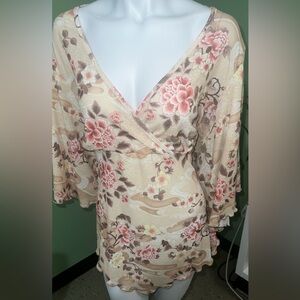 Chic Floral V-Neck Blouse - Beige and Pink